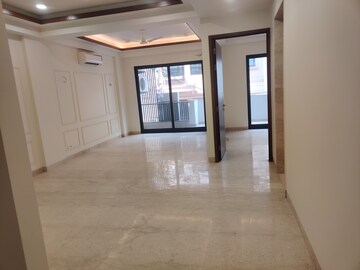 Room in 3 BHK Builder Floor at Green Park – for Sale