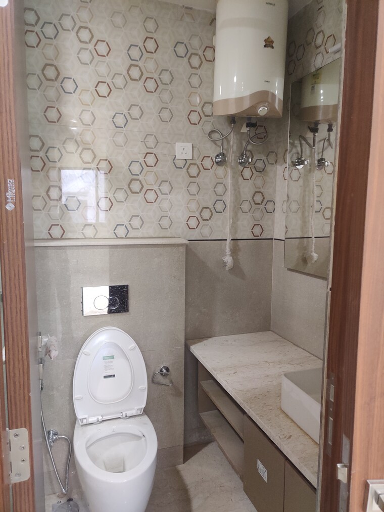 Kitchen, green park 3 Bedroom 1500 Sq.Ft. Builder Floor In Green Park Delhi 9697397