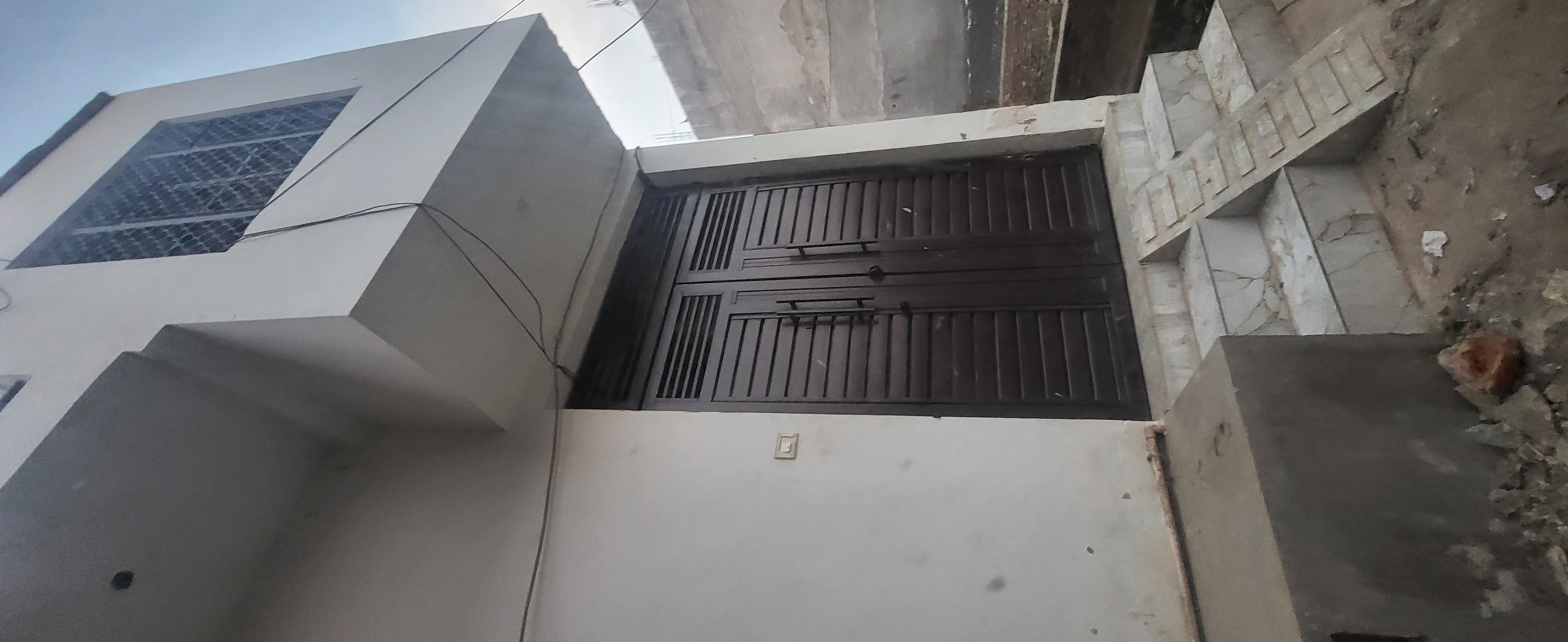 Plot For Sale in Dlf Ankur Vihar