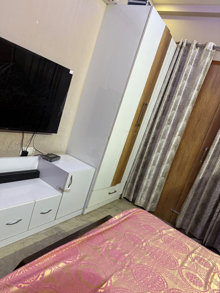 Bedroom, sector 57 2.5 Bedroom 204 Sq.Yd. Apartment In Sector 57 Gurgaon 9697408