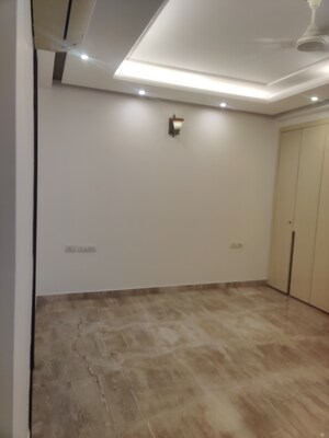 Room in 4 BHK Builder Floor at Safdarjung Enclave – for Sale
