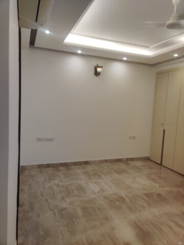 Room in 4 BHK Builder Floor at Safdarjung Enclave – for Sale