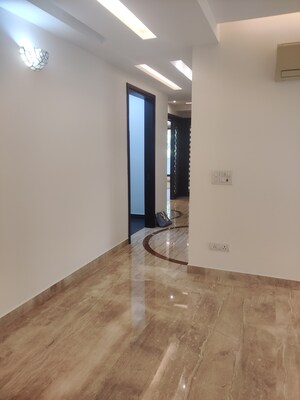 Furnished Amenities in 4 BHK Builder Floor at Safdarjung Enclave – for Sale