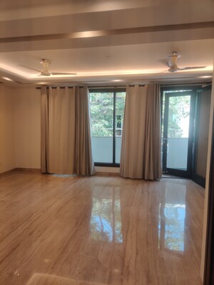 Furnished Amenities in 4 BHK Builder Floor at Safdarjung Enclave – for Sale