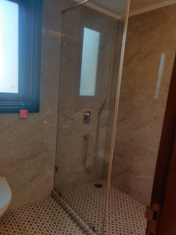 Furnished Amenities in 4 BHK Builder Floor at Safdarjung Enclave – for Sale