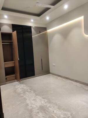 Staircase in 3 BHK Builder Floor at Green Park – for Rent