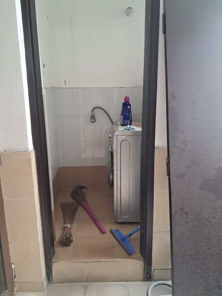 Bathroom, vipul-lavanya 3.5 Bedroom 1790 Sq.Ft. Apartment In Sector 81 Gurgaon 9697422