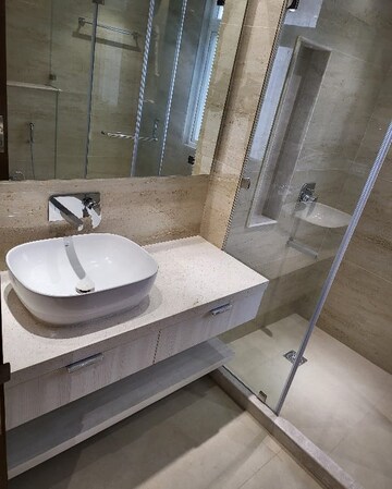 Master Bedroom in 2.5 BHK Builder Floor at Emaar MGF Emerald Hills, Sector 65 – for Rent