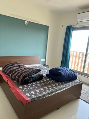 Bedroom in 2 BHK Apartment at Vaishnodevi Circle – for Rent