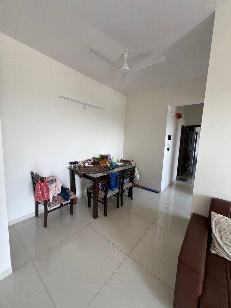 Room, vaishnodevi circle 2 Bedroom 1200 Sq.Ft. Apartment In Vaishnodevi Circle Ahmedabad 9697440