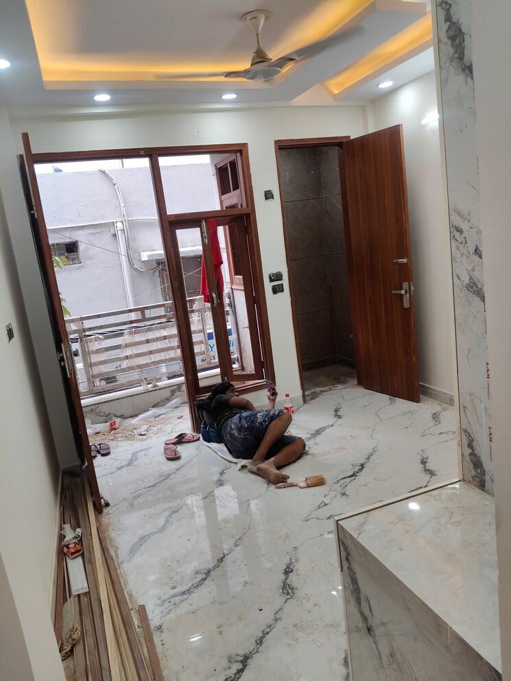 Balcony, govindpuri 2 Bedroom 582 Sq.Ft. Builder Floor In Govindpuri Delhi 9697447