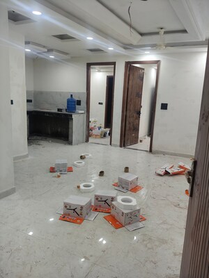 Parking in 3 BHK Builder Floor at Govindpuri – for Sale