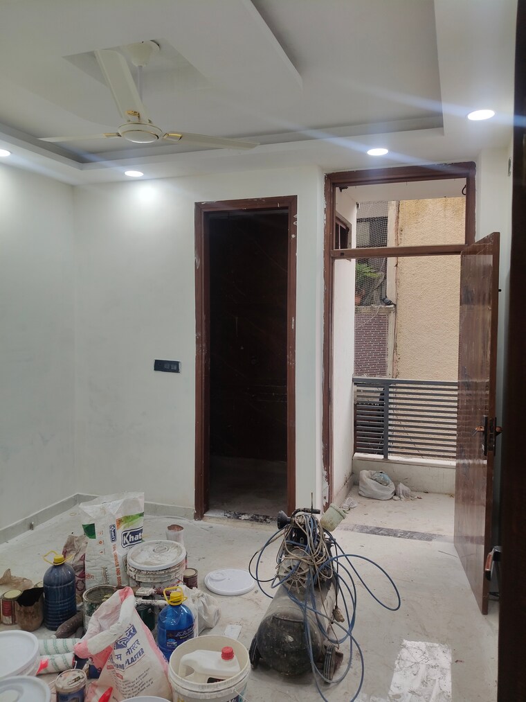 Room, govindpuri 3 Bedroom 900 Sq.Ft. Builder Floor In Govindpuri Delhi 9697452