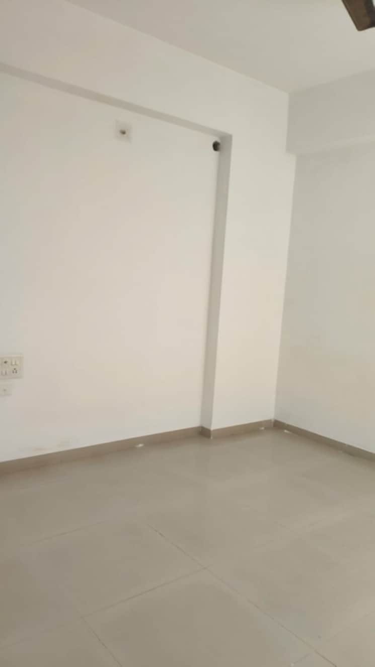 Room, vaishnodevi circle 2 Bedroom 1420 Sq.Ft. Apartment In Vaishnodevi Circle Ahmedabad 9697455