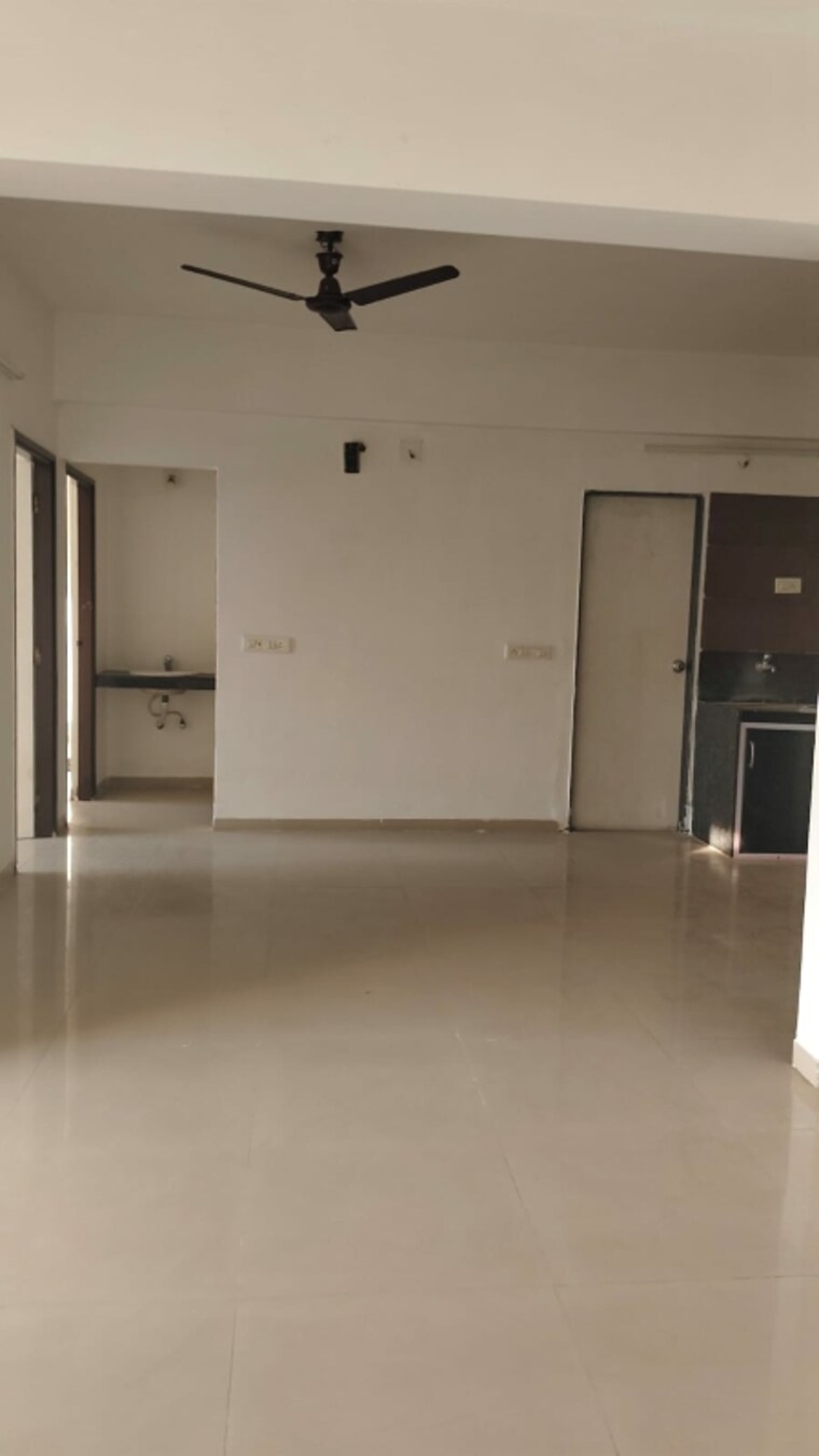 Room, vaishnodevi circle 2 Bedroom 1420 Sq.Ft. Apartment In Vaishnodevi Circle Ahmedabad 9697455