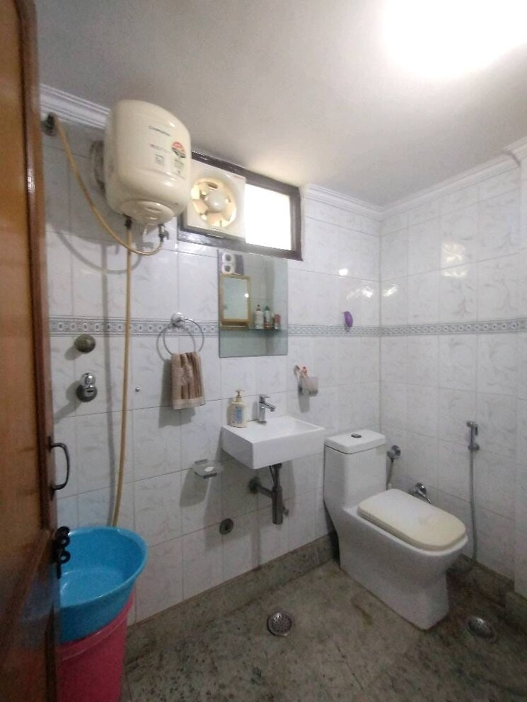 Bathroom, east patel nagar Pg For Girls In East Patel Nagar 9697464