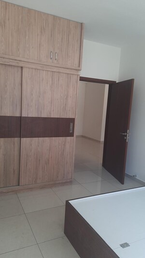 Room in 3 BHK Apartment at LnT Raintree Boulevard, Hebbal – for Rent