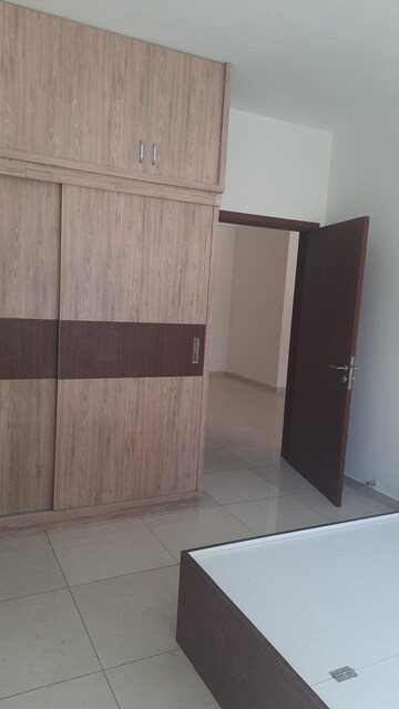Room in 3 BHK Apartment at LnT Raintree Boulevard, Hebbal – for Rent