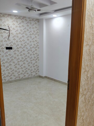 Room in 2 BHK Builder Floor at Govindpuri – for Rent