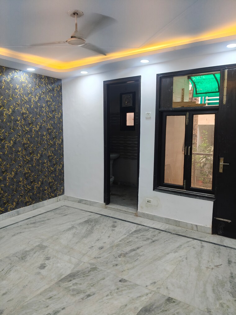 Room, govindpuri 3 Bedroom 908 Sq.Ft. Builder Floor In Govindpuri Delhi 9697475