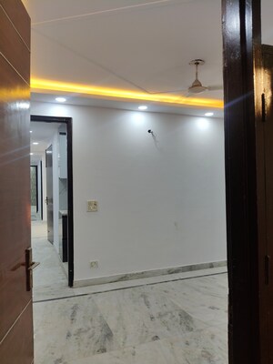 Room in 3 BHK Builder Floor at Govindpuri – for Rent