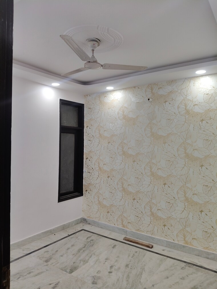 Room, govindpuri 3 Bedroom 908 Sq.Ft. Builder Floor In Govindpuri Delhi 9697475