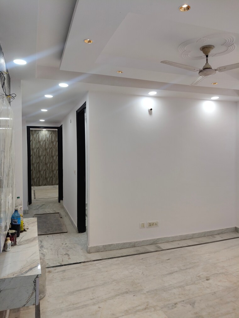 Room, govindpuri 3 Bedroom 908 Sq.Ft. Builder Floor In Govindpuri Delhi 9697475