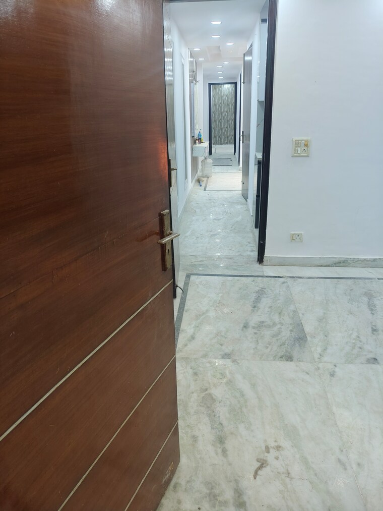 Room, govindpuri 3 Bedroom 908 Sq.Ft. Builder Floor In Govindpuri Delhi 9697475