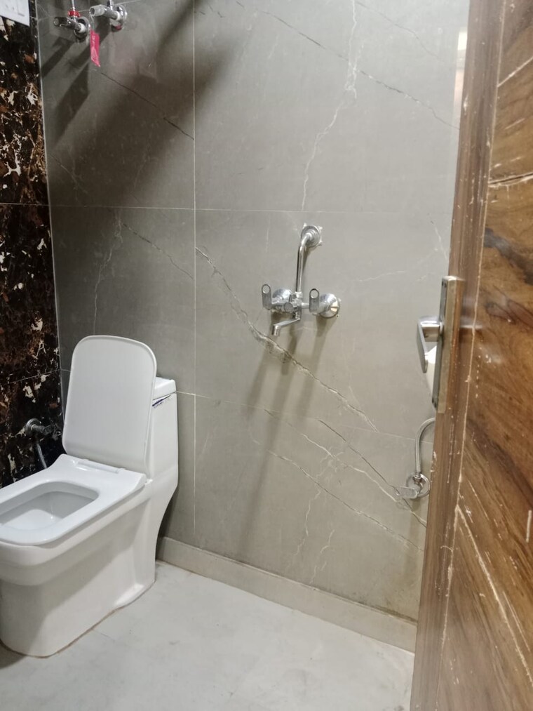 Bathroom, govindpuri 2 Bedroom 586 Sq.Ft. Builder Floor In Govindpuri Delhi 9697482
