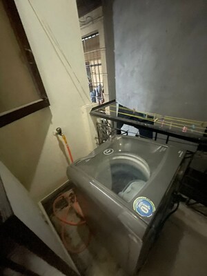 Furnished Amenities in 3 BHK Builder Floor at Govindpuri – for Rent