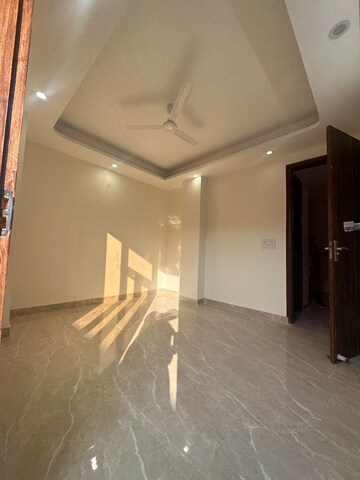 Room in 2.5 BHK Apartment at Saket – for Rent