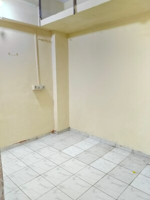 Room in 1 BHK Apartment at Ameyanand CHS, Prabhadevi – for Rent