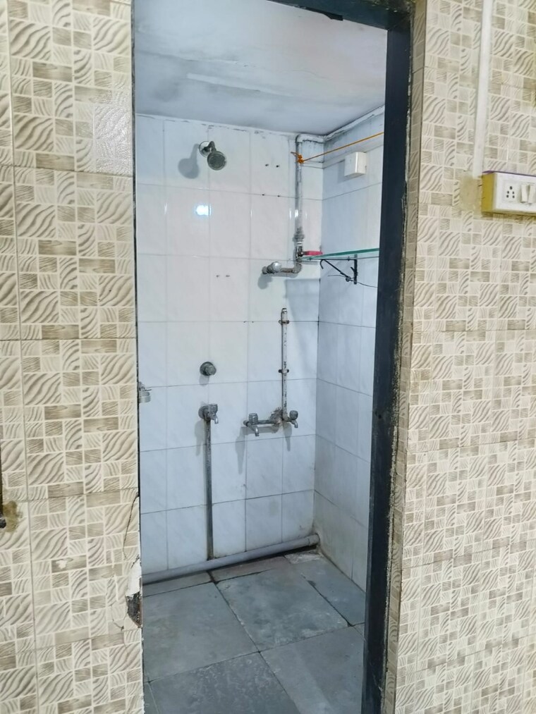 Bathroom, ameyanand-chs 1 Bedroom 280 Sq.Ft. Apartment In Prabhadevi Mumbai 9697615