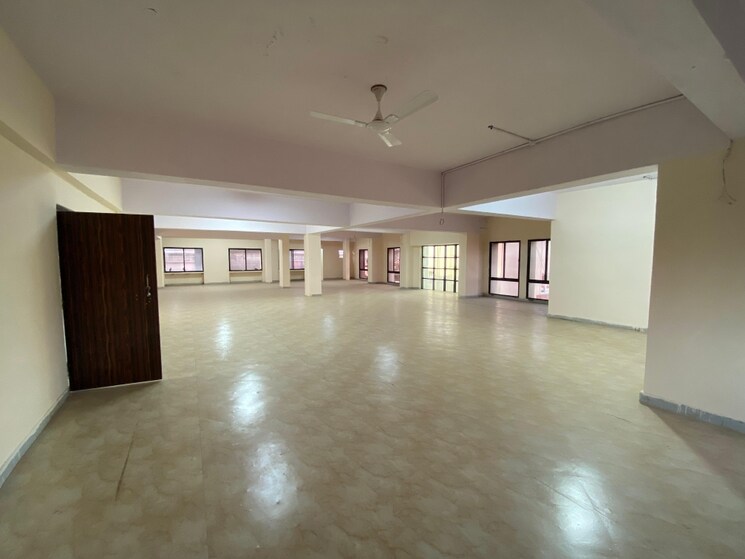 Room, siri-enclave Commercial Showroom 4500 Sq.Ft. In Sri Nagar Colony Hyderabad 9697614