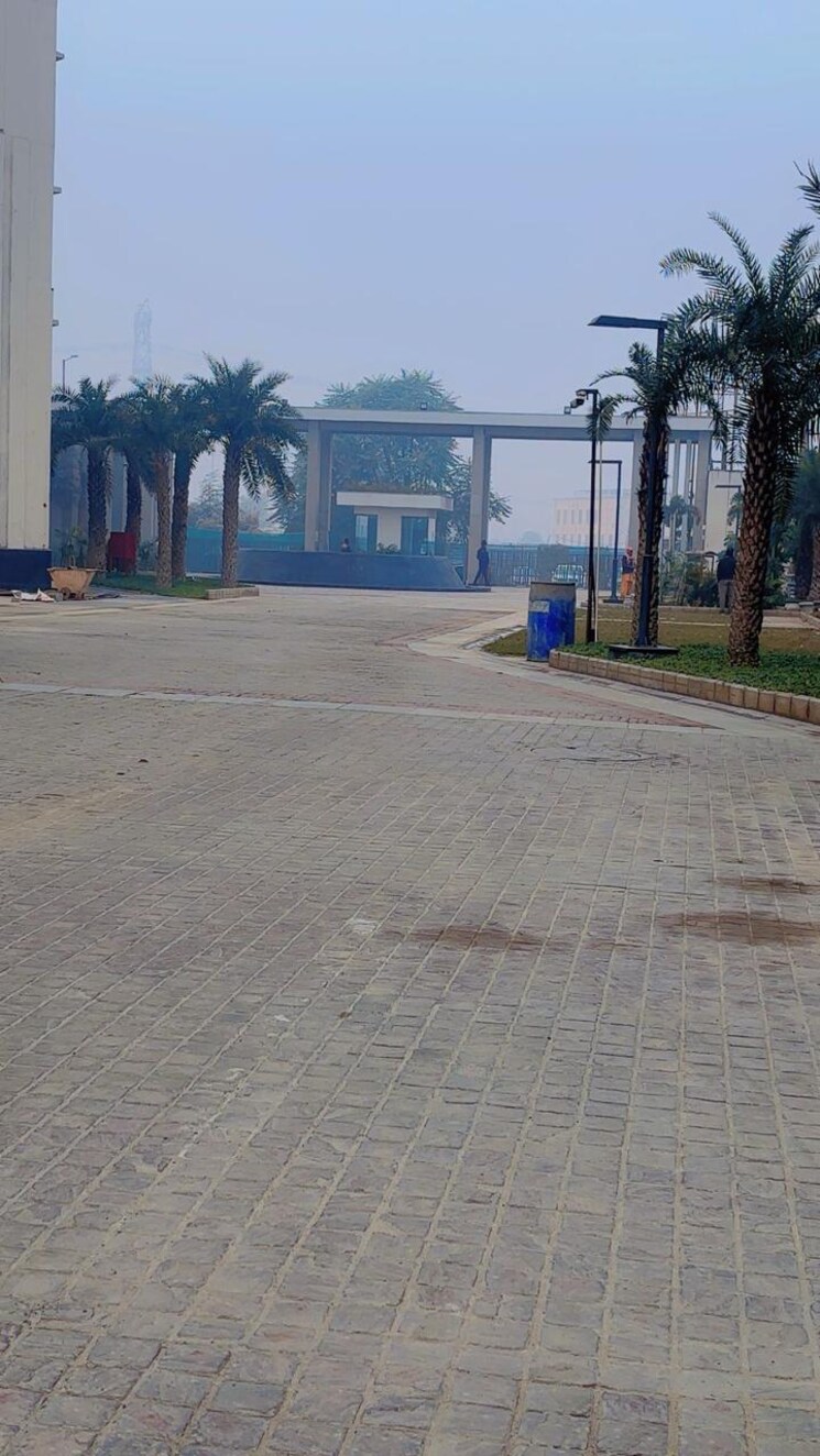  Parking, godrej-palm-retreat 3 Bedroom 2450 Sq.Ft. Apartment In Sector 150 Noida 9697620