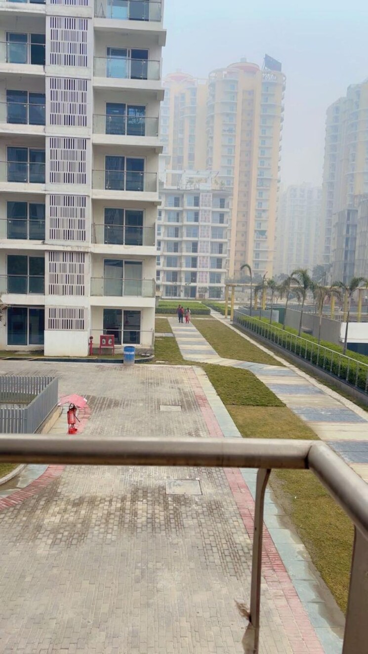 Balcony, godrej-palm-retreat 4 Bedroom 3300 Sq.Ft. Apartment In Sector 150 Noida 9697627