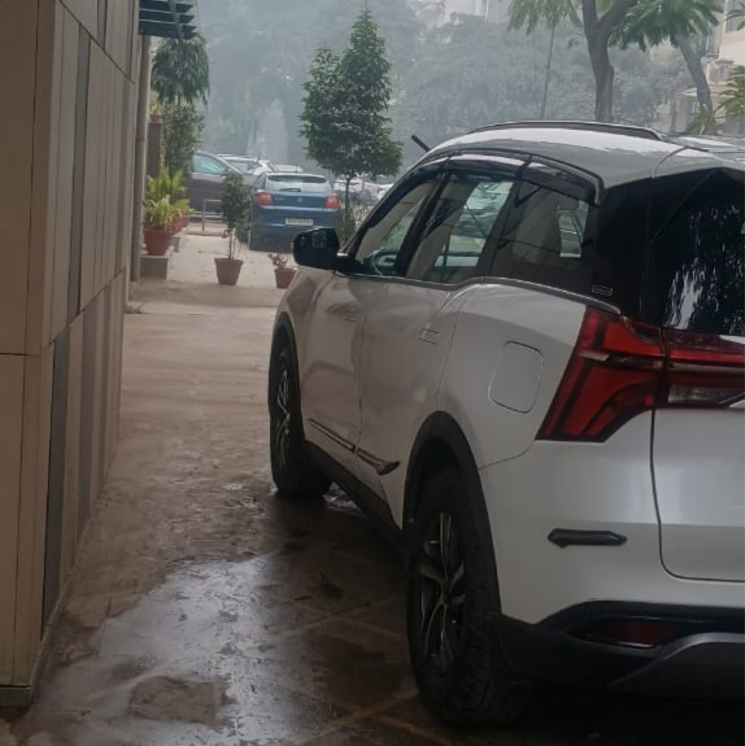  Parking, chattarpur 3 Bedroom 2000 Sq.Ft. Villa In Chattarpur Delhi 9697653