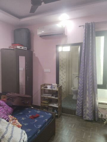 Bedroom in 2 BHK Apartment at Gomti Nagar – for Rent
