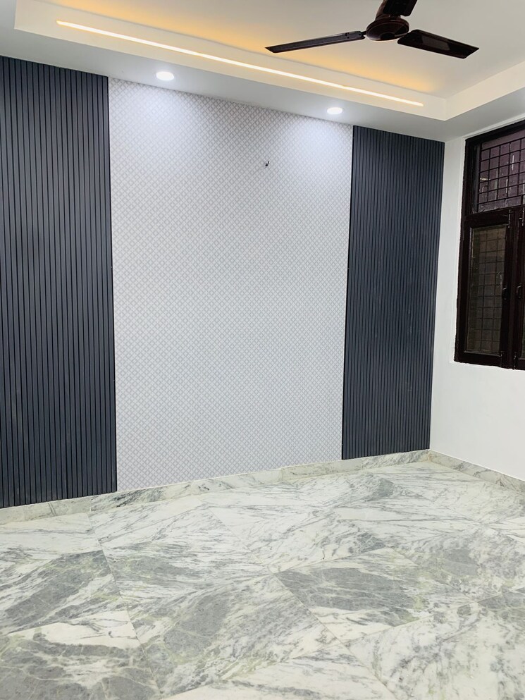 Room, sector 37 3 Bedroom 250 Sq.Ft. Builder Floor In Sector 37 Faridabad 9697717