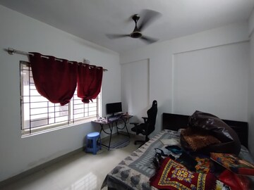 Master Bedroom in 2 BHK Builder Floor at Prime Lavender Apartment, Marathahalli – for Rent