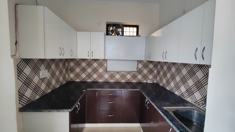 Kitchen, green fields colony 3 Bedroom 1250 Sq.Ft. Builder Floor In Green Fields Colony Faridabad 9697751