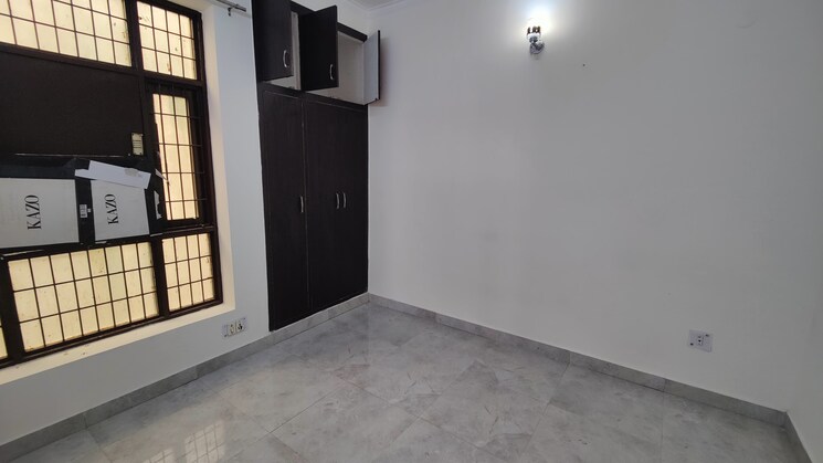 Room, green fields colony 3 Bedroom 1250 Sq.Ft. Builder Floor In Green Fields Colony Faridabad 9697751