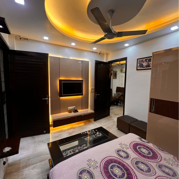 Bedroom, pitampura 3 Bedroom 150 Sq.Yd. Builder Floor In Pitampura Delhi 9697778