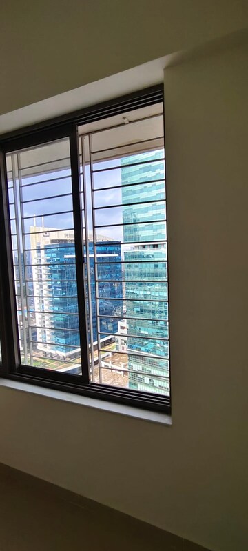 Room in 1 BHK Apartment at Lodha Vista, Lower Parel – for Rent