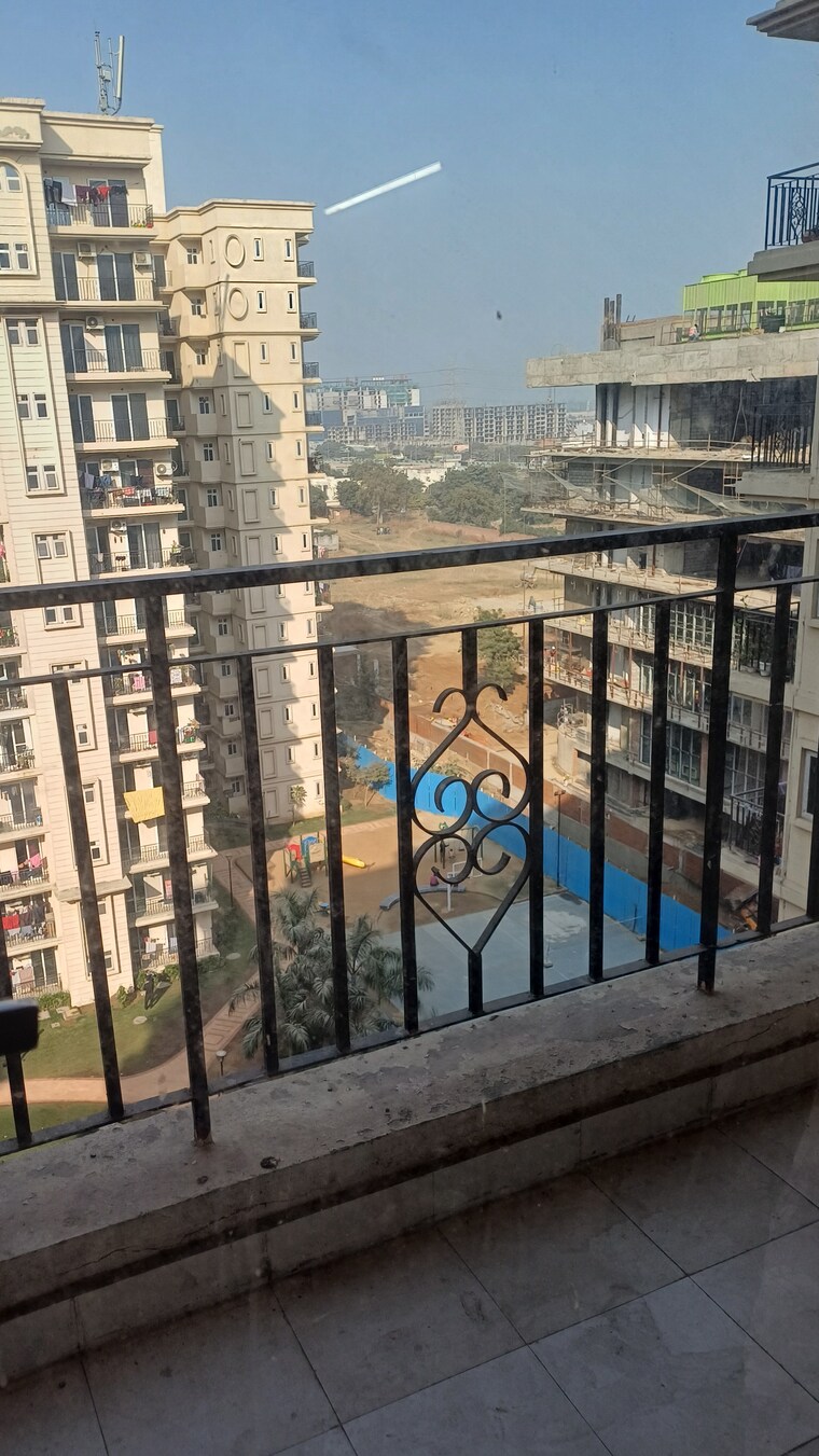 Exterior View, signature-the-serenas 2 Bedroom 614 Sq.Ft. Apartment In Sohna Sector 36 Gurgaon 9697807