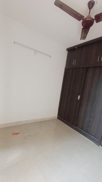 Room in 2 BHK Apartment at Signature The Serenas, Sohna Sector 36 – for Rent