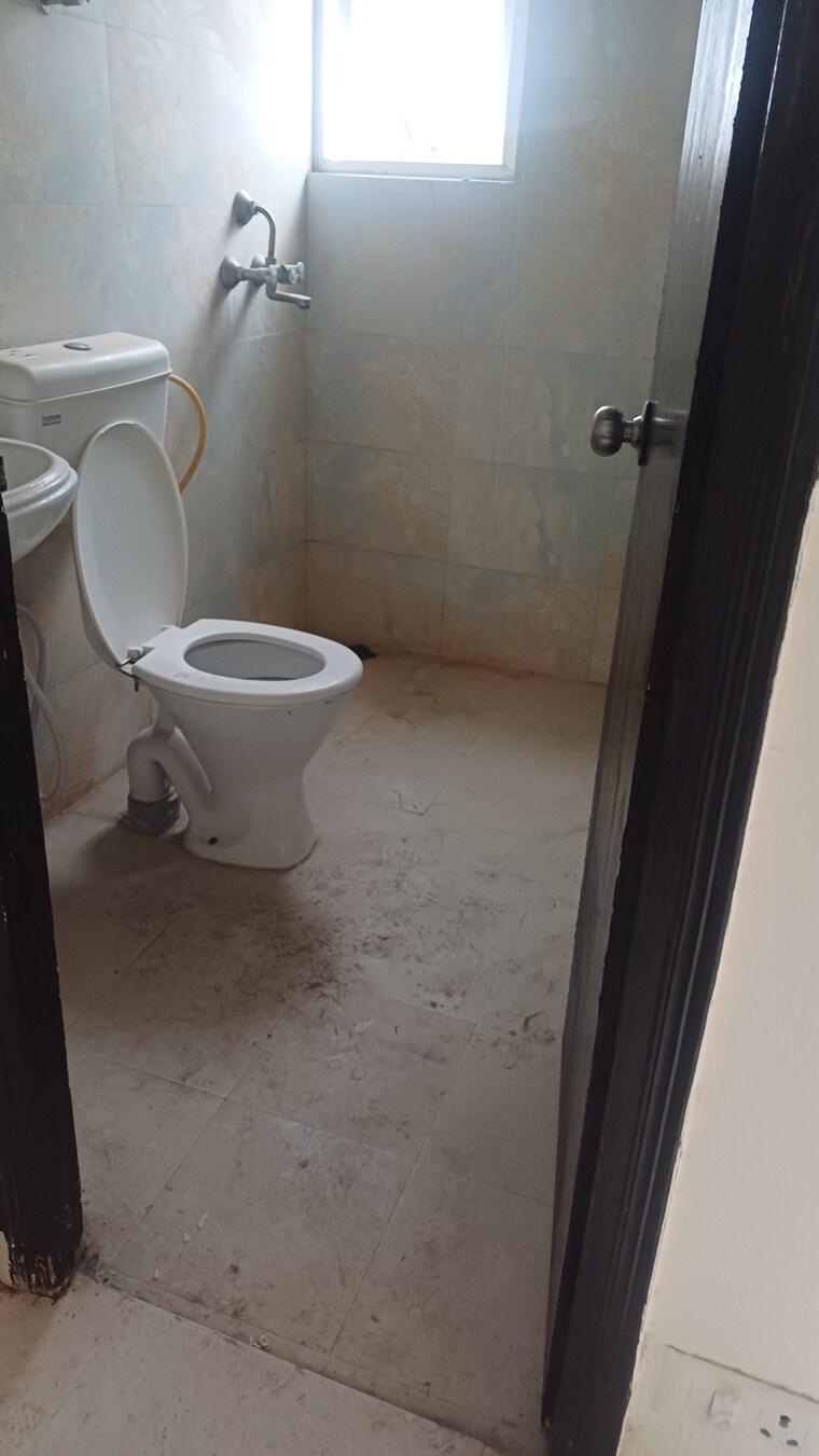 Bathroom, signature-the-serenas 2 Bedroom 614 Sq.Ft. Apartment In Sohna Sector 36 Gurgaon 9697847