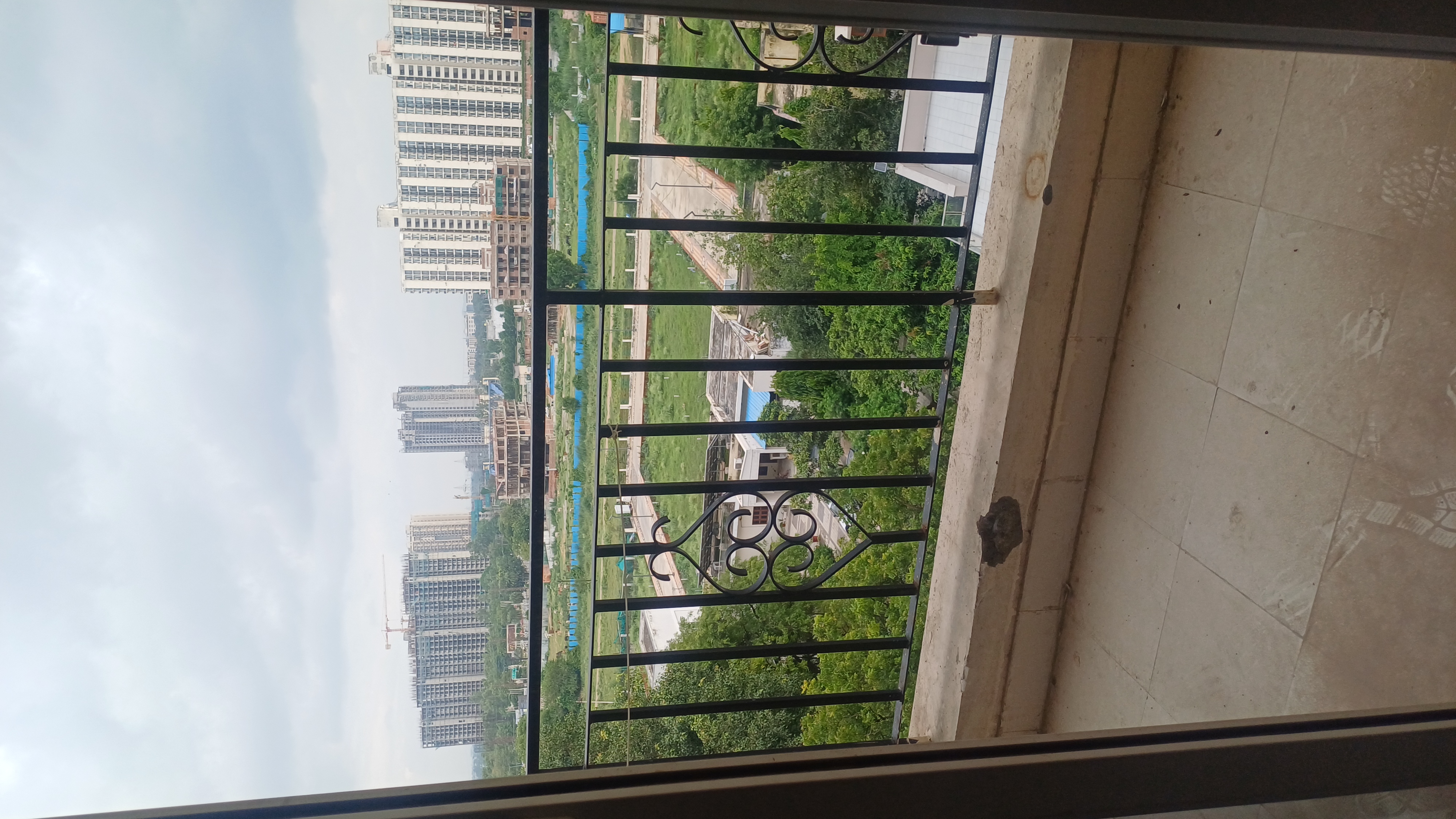 2 BHK Apartment For Sale in Signature The Serenas