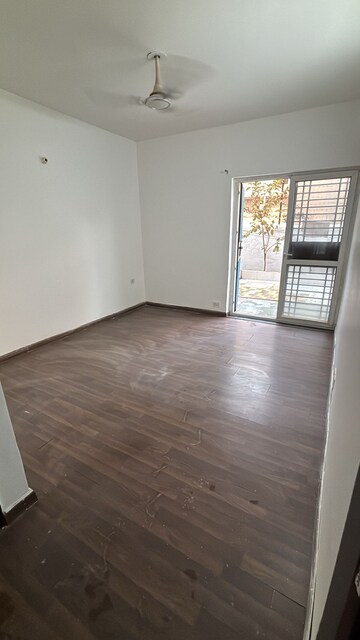 Room in 2 BHK Apartment at Sector 78 – for Sale