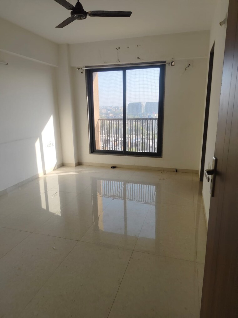 Room, memnagar 3 Bedroom 1980 Sq.Ft. Apartment In Memnagar Ahmedabad 9697880